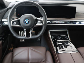 BMW i7 foto 5
