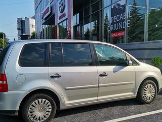 Volkswagen Touran foto 7