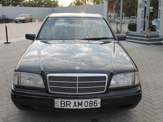 Mercedes C Class foto 2