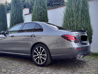 Mercedes E-Class foto 2