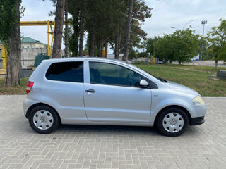 Volkswagen Fox foto 2