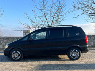 Opel Zafira foto 2