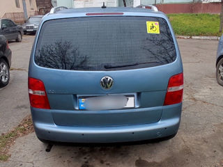 Volkswagen Touran foto 4