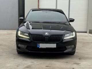 Skoda Superb foto 2