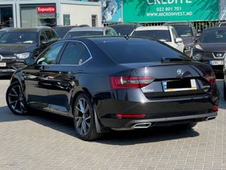 Skoda Superb foto 3