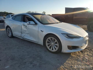 Tesla Model S foto 4