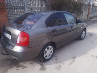 Hyundai Accent foto 2