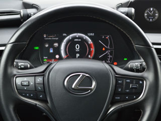 Lexus UX foto 10