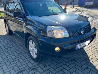 Nissan X-Trail foto 2