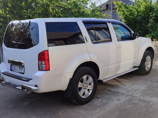 Nissan Pathfinder foto 7