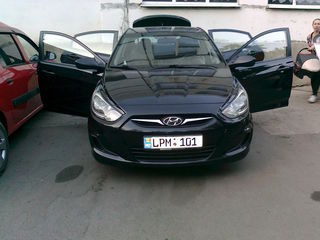 Hyundai Accent foto 1