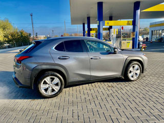 Lexus UX foto 4