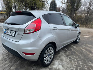 Ford Fiesta foto 3