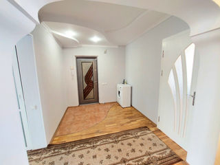Apartament cu 3 camere, 78 m², Botanica, Chișinău foto 3