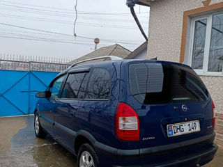 Opel Zafira foto 2