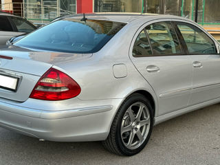 Mercedes E-Class foto 1