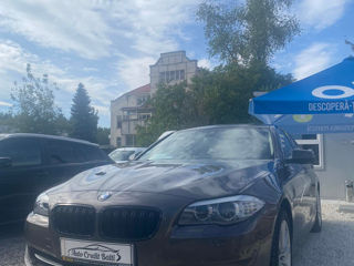 BMW 5 Series foto 3