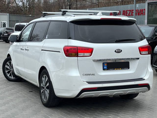 KIA Carnival foto 5