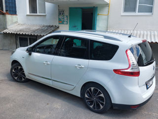 Renault Grand Scenic foto 3