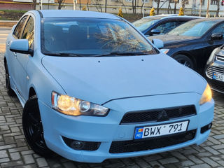 Mitsubishi Lancer foto 2