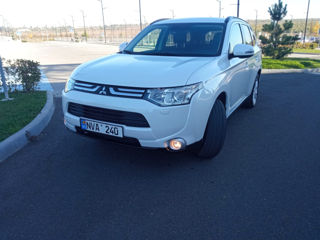 Mitsubishi Outlander foto 2