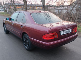 Mercedes E-Class foto 10