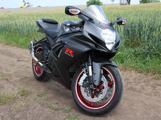 Suzuki GSX-R 600 foto 2