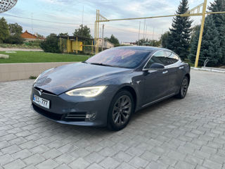 Tesla Model S foto 1