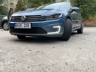 Volkswagen Passat foto 1