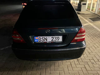 Mercedes C-Class foto 5