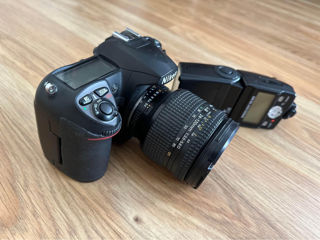 Профессиональный фотоаппарат Nikon ,обяктив ,спышка,ремешок! очень выгодная цена!! срочно!! foto 2