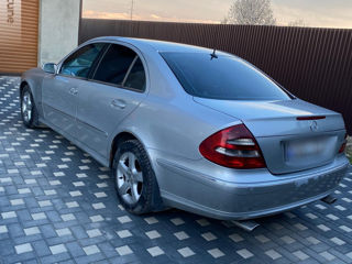 Mercedes E-Class foto 2