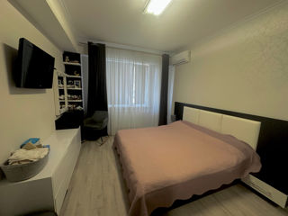 Apartament cu 2 camere, 81 m², Botanica, Chișinău foto 5
