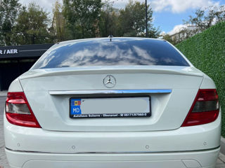 Mercedes C-Class foto 2