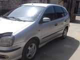 Nissan Almera Tino foto 1