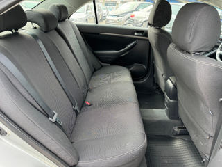 Toyota Avensis foto 13