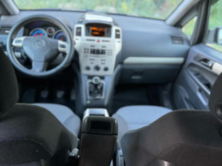 Opel Zafira foto 8