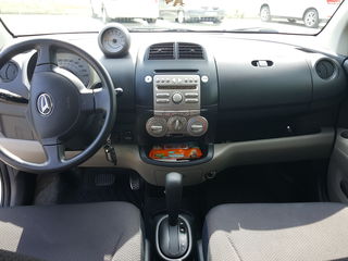 Daihatsu Sirion foto 8