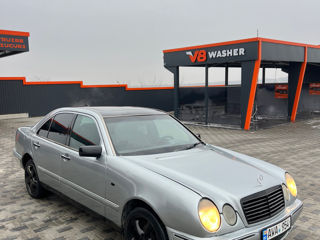 Mercedes E-Class foto 2