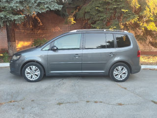 Volkswagen Touran foto 4