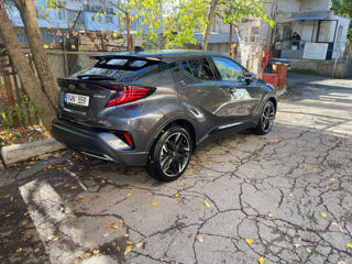 Toyota C-HR foto 2