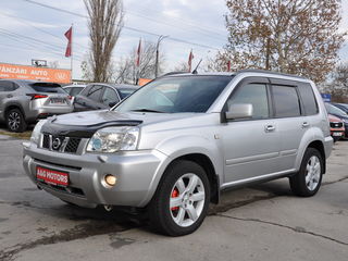 Nissan X-Trail foto 1