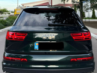 Audi Q7 фото 6