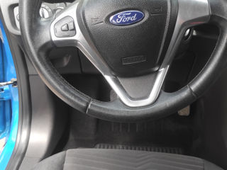 Ford Fiesta foto 4