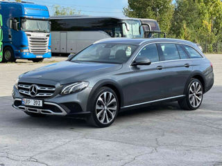 Mercedes E-Class Wagon foto 6