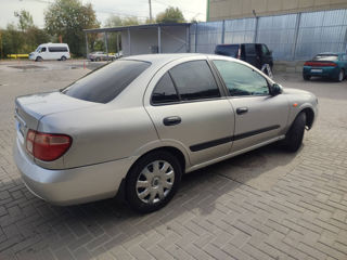 Nissan Almera foto 5