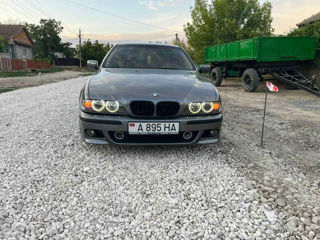 BMW 5 Series foto 5