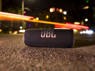 JBL Flip 6 -Портативность, мощь и безграничная музыкальная свобода! Погрузитесь в мир музыки. foto 4