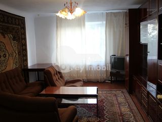 Casă spre vânzare în Sireți, 130 mp, 9 ari, 25000 € ! foto 3