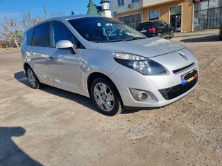 Renault Grand Scenic foto 2